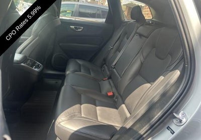 2024 Volvo XC60 B5 AWD Ultimate Dark Theme