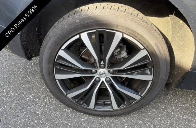 2024 Volvo XC60 B5 AWD Ultimate Dark Theme