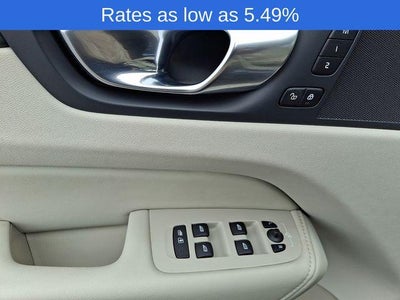 2023 Volvo XC60 B5 AWD Plus Bright Theme