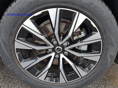 2023 Volvo XC60 B5 AWD Plus Bright Theme