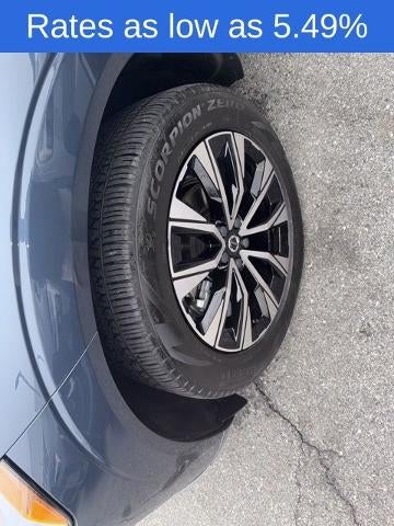 2023 Volvo XC60 B5 AWD Plus Bright Theme