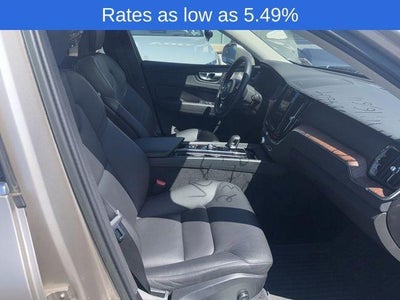 2023 Volvo XC60 B5 AWD Plus Bright Theme