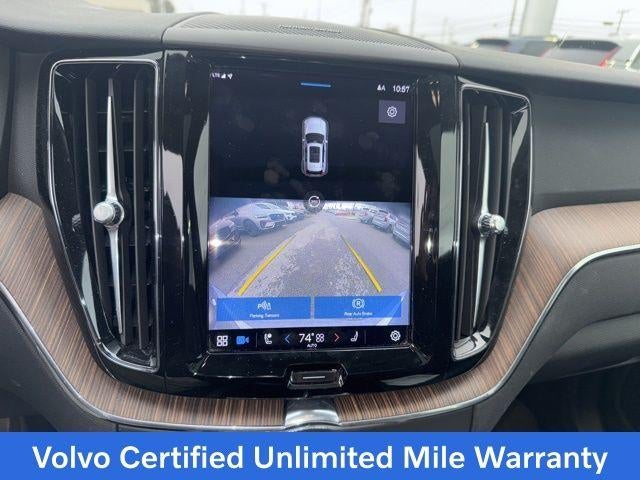 2023 Volvo XC60 B5 AWD Plus Bright Theme