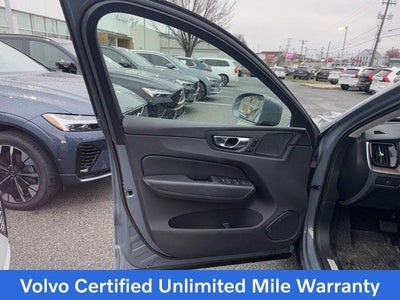 2023 Volvo XC60 B5 AWD Plus Bright Theme