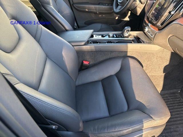 2023 Volvo XC60 B5 AWD Plus Bright Theme