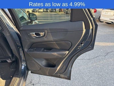 2023 Volvo XC60 B5 AWD Plus Bright Theme