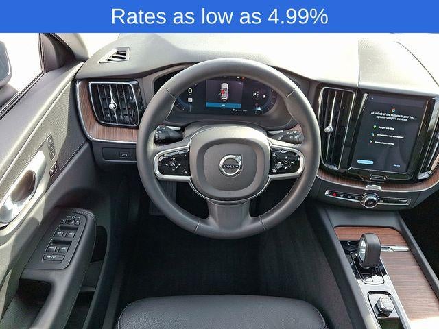 2023 Volvo XC60 B5 AWD Plus Bright Theme