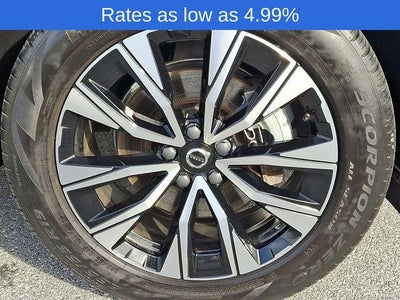 2023 Volvo XC60 B5 AWD Plus Bright Theme