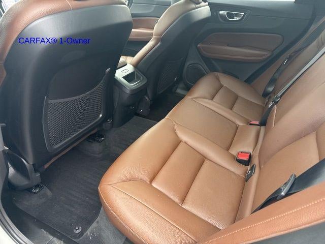 2023 Volvo XC60 B5 AWD Plus Bright Theme
