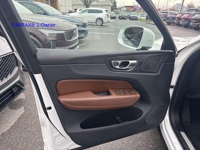2023 Volvo XC60 B5 AWD Plus Bright Theme