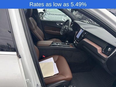 2023 Volvo XC60 B5 AWD Plus Bright Theme