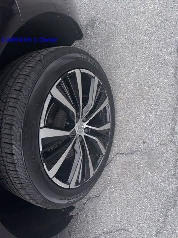 2023 Volvo XC60 B5 AWD Plus Dark Theme