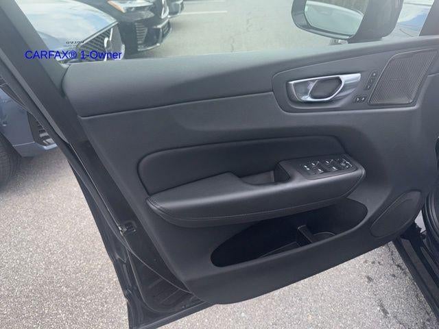 2023 Volvo XC60 B5 AWD Plus Dark Theme