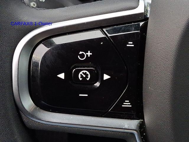 2023 Volvo XC60 B5 AWD Plus Dark Theme