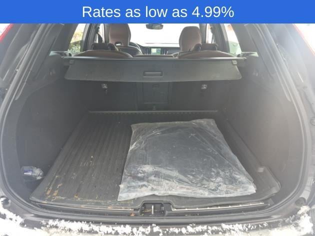 2023 Volvo XC60 B5 AWD Plus Dark Theme