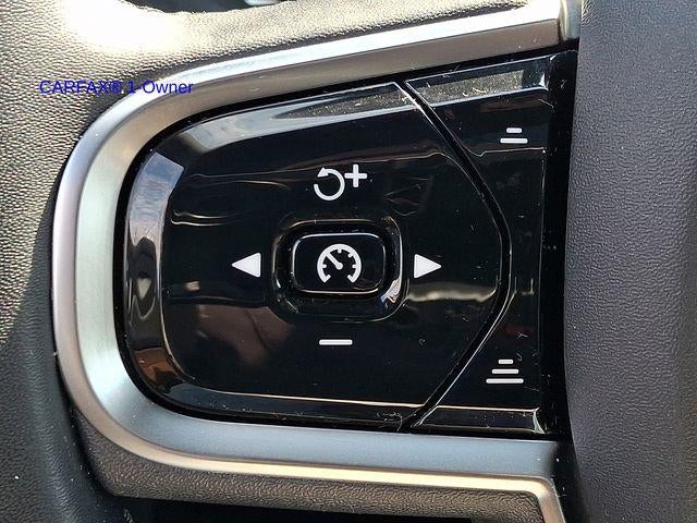 2023 Volvo XC60 B5 AWD Plus Dark Theme