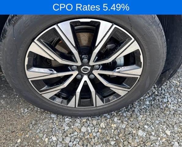 2023 Volvo XC60 B5 AWD Plus Dark Theme