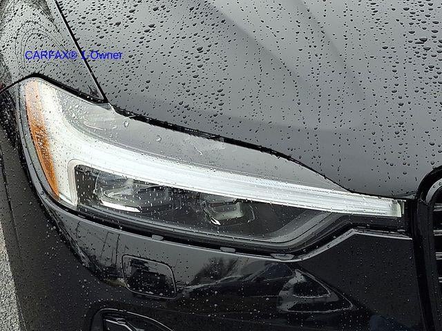 2023 Volvo XC60 B5 AWD Plus Dark Theme