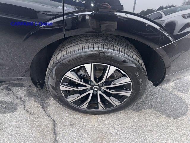 2023 Volvo XC60 B5 AWD Plus Dark Theme