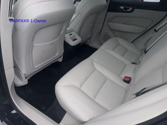 2023 Volvo XC60 B5 AWD Plus Dark Theme