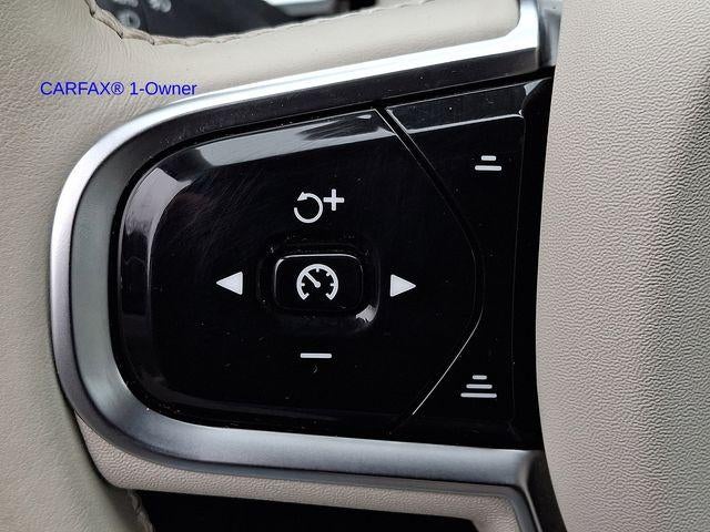 2023 Volvo XC60 B5 AWD Plus Dark Theme