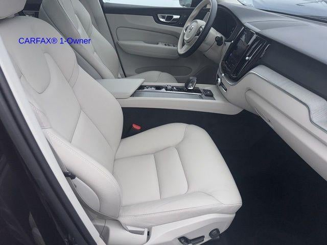 2023 Volvo XC60 B5 AWD Plus Dark Theme