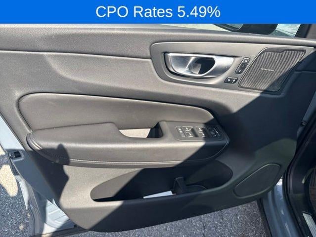 2023 Volvo XC60 B5 AWD Plus Dark Theme
