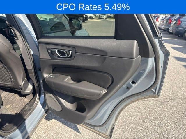 2023 Volvo XC60 B5 AWD Plus Dark Theme