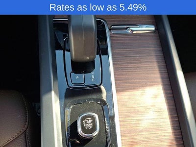 2023 Volvo XC60 B5 AWD Plus Dark Theme