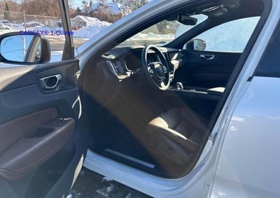 2023 Volvo XC60 B5 AWD Plus Dark Theme