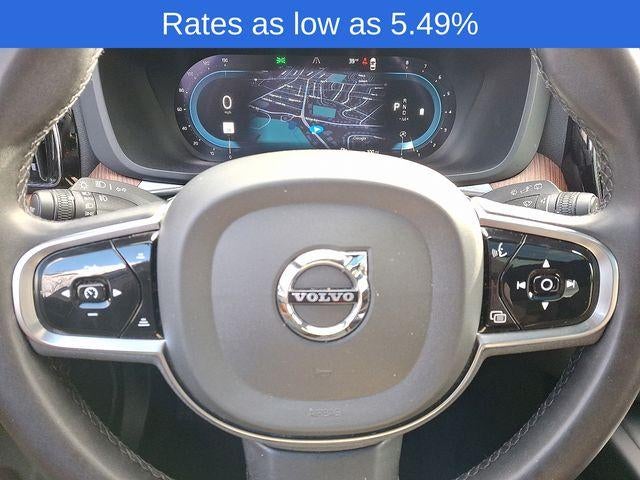 2023 Volvo XC60 B5 AWD Plus Dark Theme