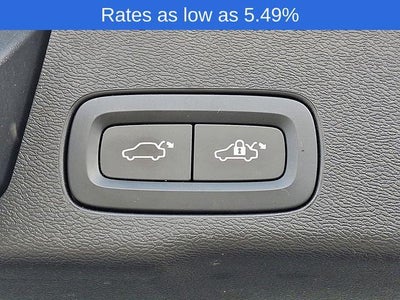 2023 Volvo XC60 B5 AWD Plus Dark Theme