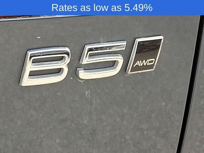 2023 Volvo XC60 B5 AWD Plus Dark Theme