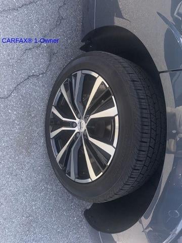 2023 Volvo XC60 B5 AWD Plus Dark Theme