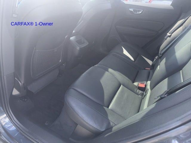 2023 Volvo XC60 B5 AWD Plus Dark Theme