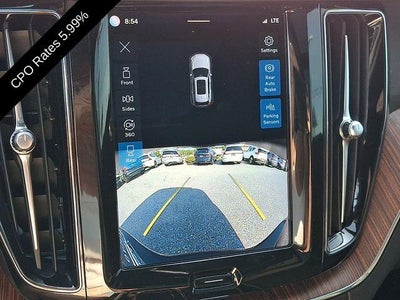 2023 Volvo XC60 B5 AWD Plus Dark Theme