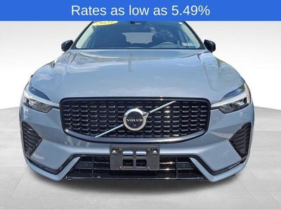 2023 Volvo XC60 B5 AWD Plus Dark Theme