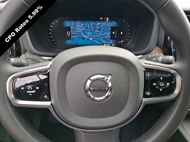 2023 Volvo XC60 B5 AWD Plus Dark Theme