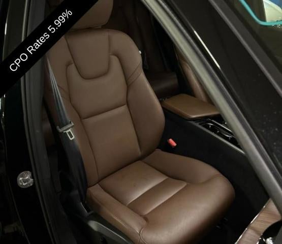 2023 Volvo XC60 B5 AWD Plus Dark Theme