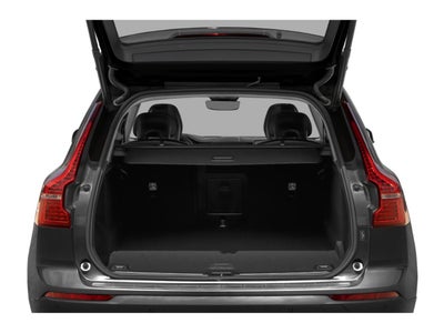 2023 Volvo XC60 B5 AWD Plus Dark Theme