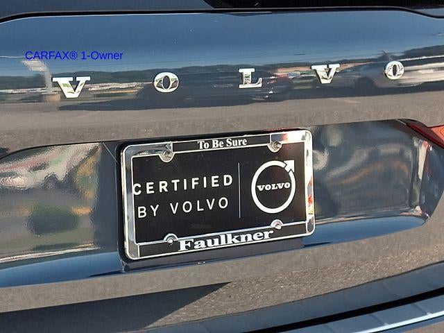 2023 Volvo XC60 B5 AWD Ultimate Dark Theme