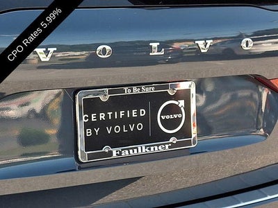 2023 Volvo XC60 B5 AWD Ultimate Dark Theme