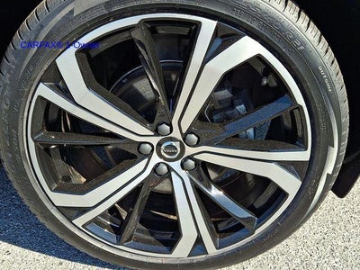 2023 Volvo XC60 B5 AWD Ultimate Dark Theme