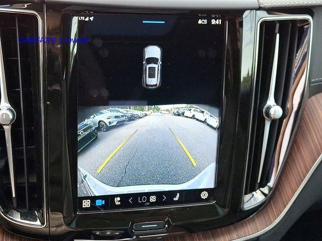 2023 Volvo XC60 B5 AWD Ultimate Dark Theme