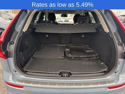 2023 Volvo XC60 B5 AWD Ultimate Dark Theme