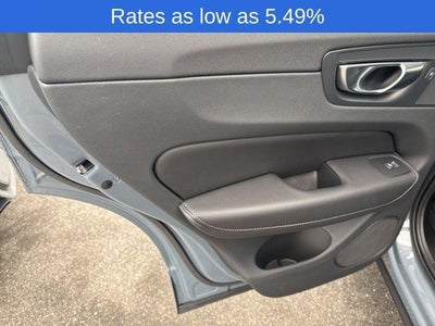 2023 Volvo XC60 B5 AWD Ultimate Dark Theme