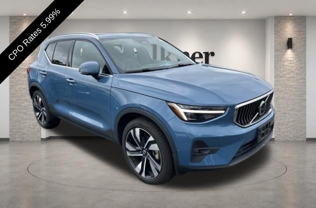 2023 Volvo XC40 B5 AWD Ultimate Bright Theme