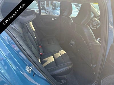 2023 Volvo XC40 B5 AWD Ultimate Bright Theme