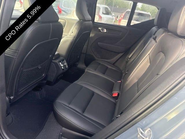 2023 Volvo XC40 B5 AWD Ultimate Bright Theme