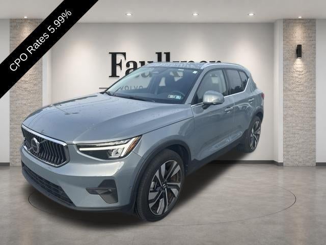 2023 Volvo XC40 B5 AWD Ultimate Bright Theme